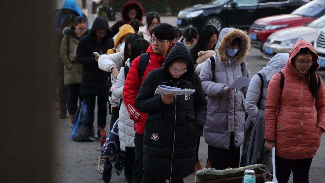 互联网“白剽”党：考完试后，我发现自己赚了10万元