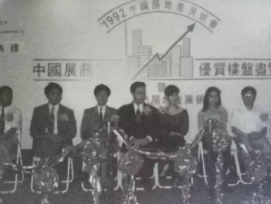 房产中介30年，怎么走不出“黑中介”的阴影？