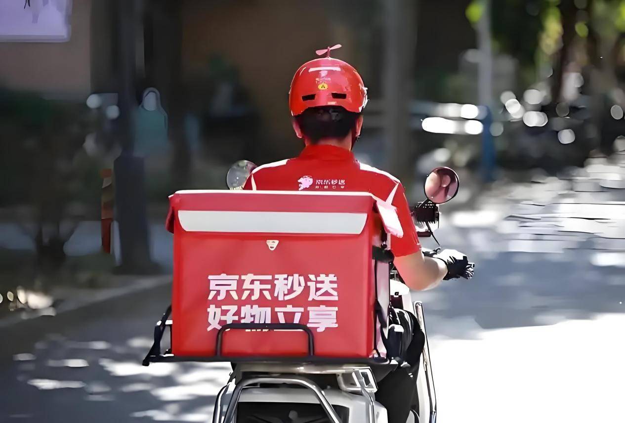 京东美团外卖大战高潮迭起，饿了么再不宣战就来不及了