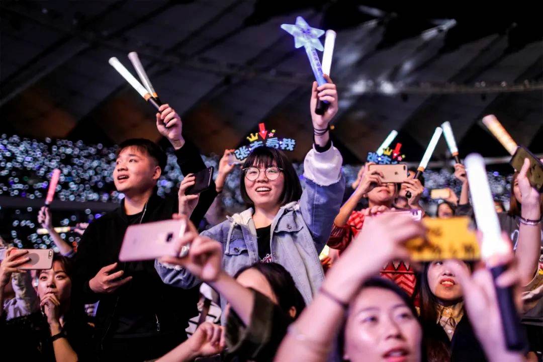 ​年轻人依旧爱看演唱会，但不会再过度消费